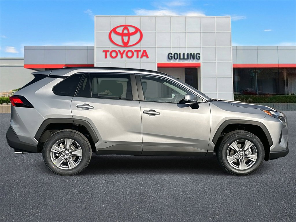 2025 Toyota RAV4 Hybrid XLE photo 2