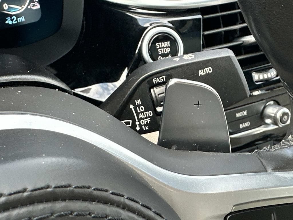 2023 BMW 5 Series 530e - Photo 24