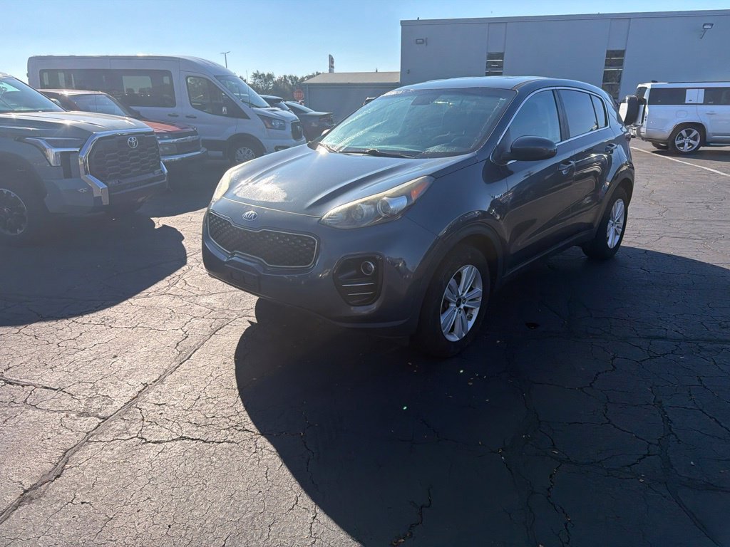 Used 2018 Kia Sportage LX with VIN KNDPMCAC5J7367885 for sale in Warren, MI