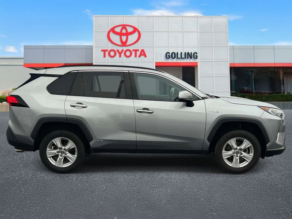 2021 Toyota RAV4 XLE - Photo 6