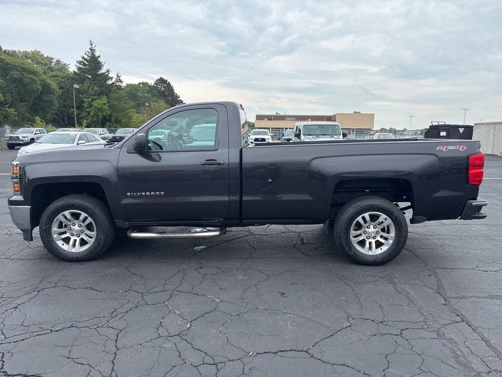 2014 Chevrolet Silverado 1500 LT photo 2