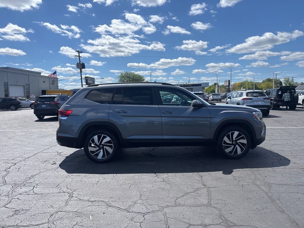 Used 2025 Volkswagen Atlas 2.0T SE w/Technology Sport Utility