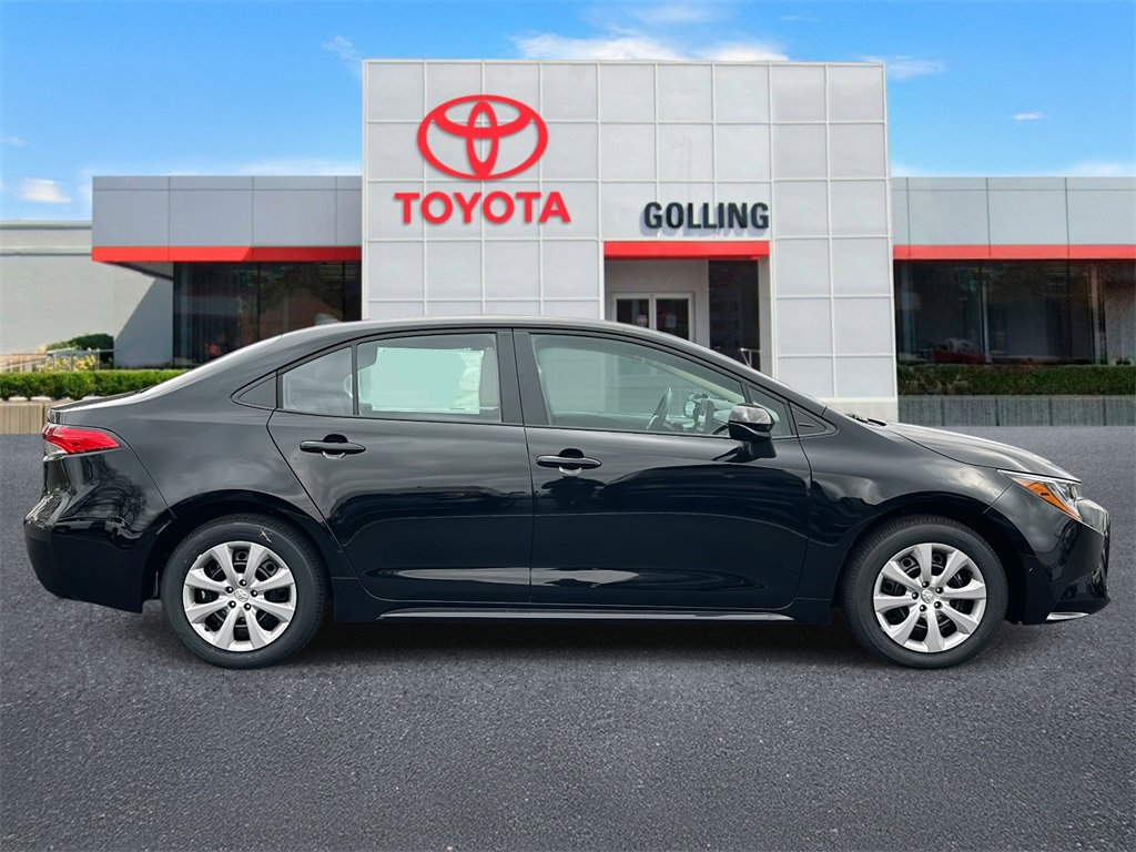 2026 Toyota Corolla LE photo 2
