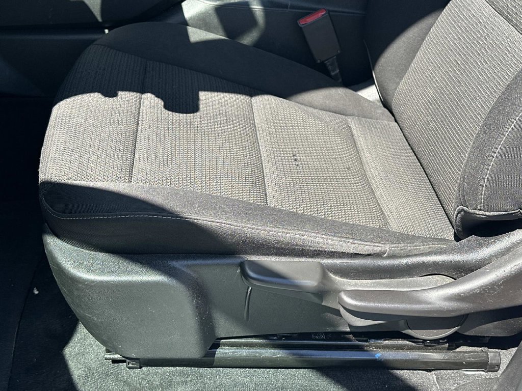 2023 Chevrolet Colorado LT - Photo 17