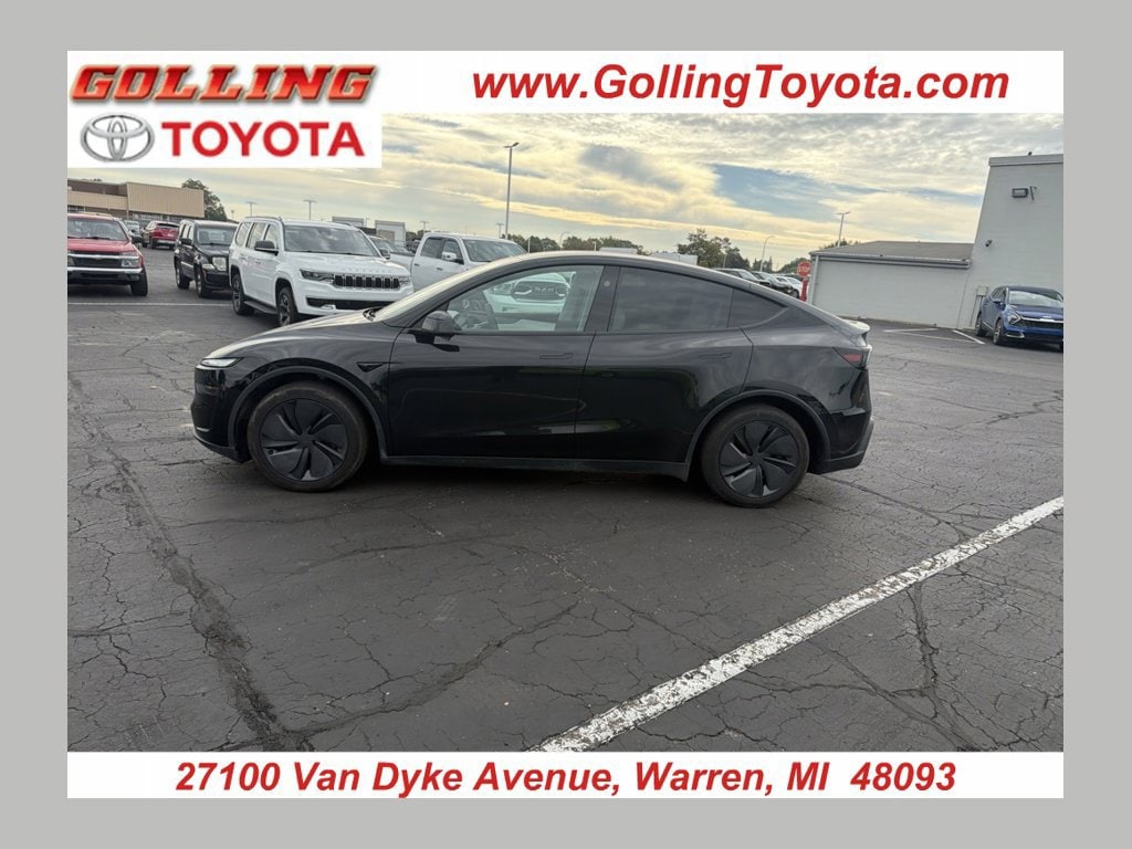 Used 2026 Tesla Model Y Premium with VIN 7SAYGDEE2TF372149 for sale in Warren, MI
