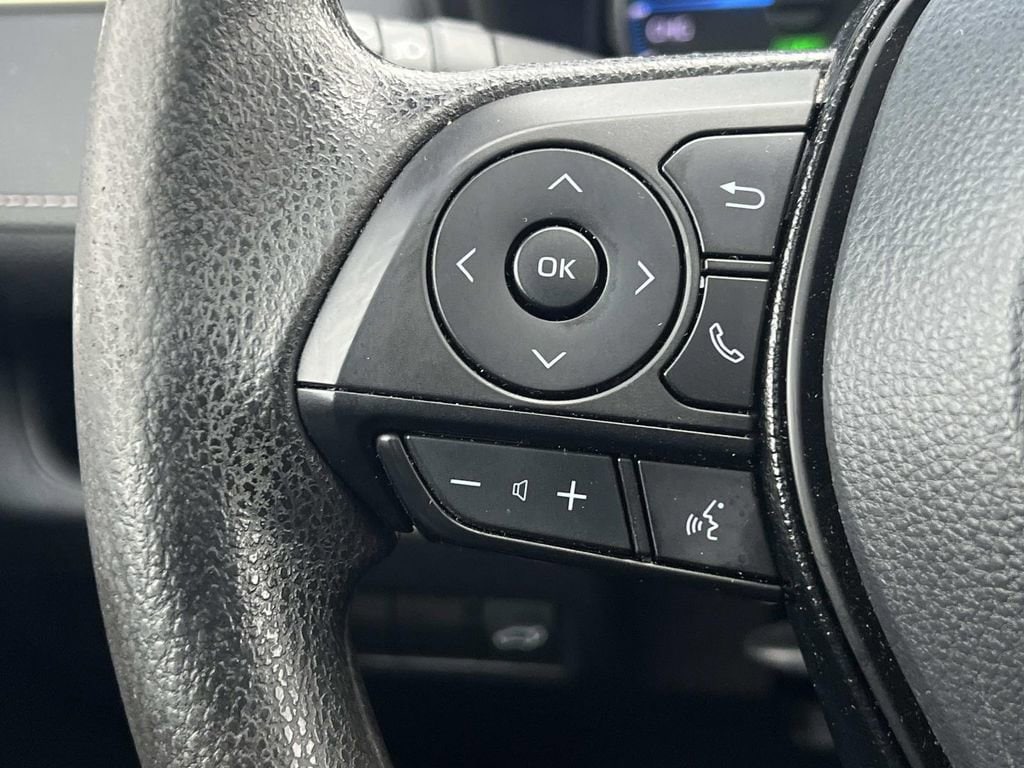 2021 Toyota RAV4 XLE - Photo 31