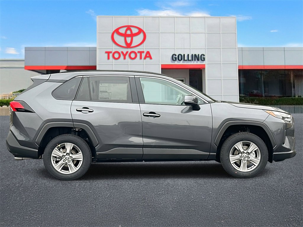 2025 Toyota RAV4 XLE photo 2