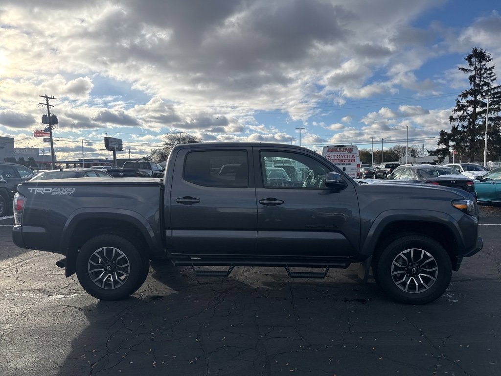 2022 Toyota Tacoma TRD Sport photo 4