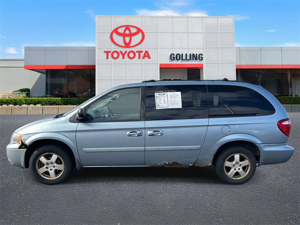 Used 2005 Dodge Grand Caravan SXT with VIN 2D4GP44L85R503328 for sale in Warren, MI