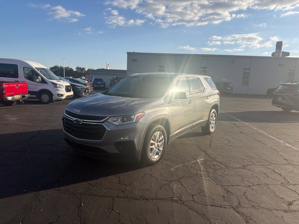Used 2018 Chevrolet Traverse LS with VIN 1GNERFKW4JJ203489 for sale in Warren, MI
