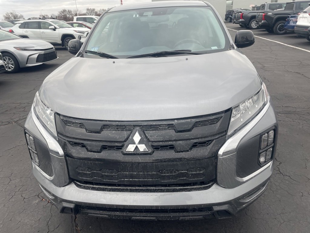 2025 Mitsubishi Outlander Sport LE photo 2