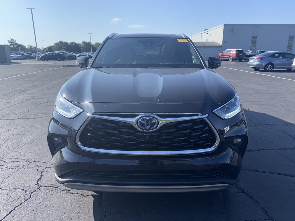 2023 Toyota Highlander Hybrid Platinum photo 2