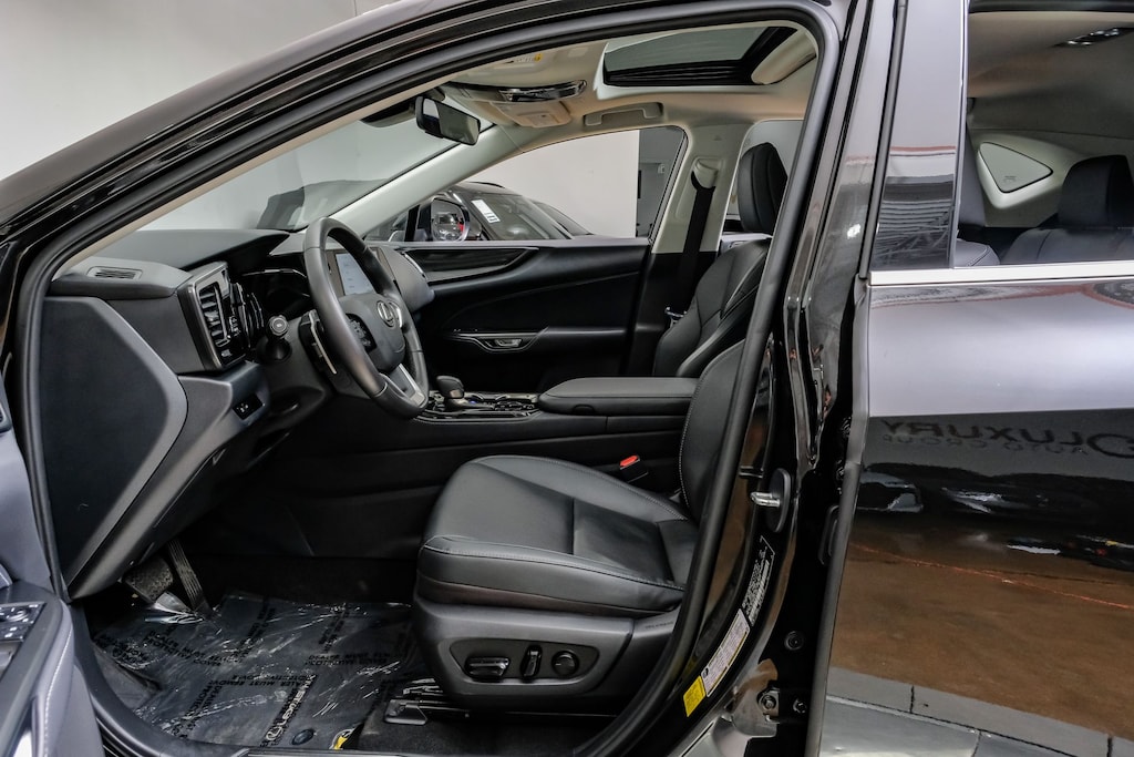 Used 2024 Lexus NX 250 Power tilt-and-slide moonroof/Illuminated Door Sills/Power open/close rear door SUV