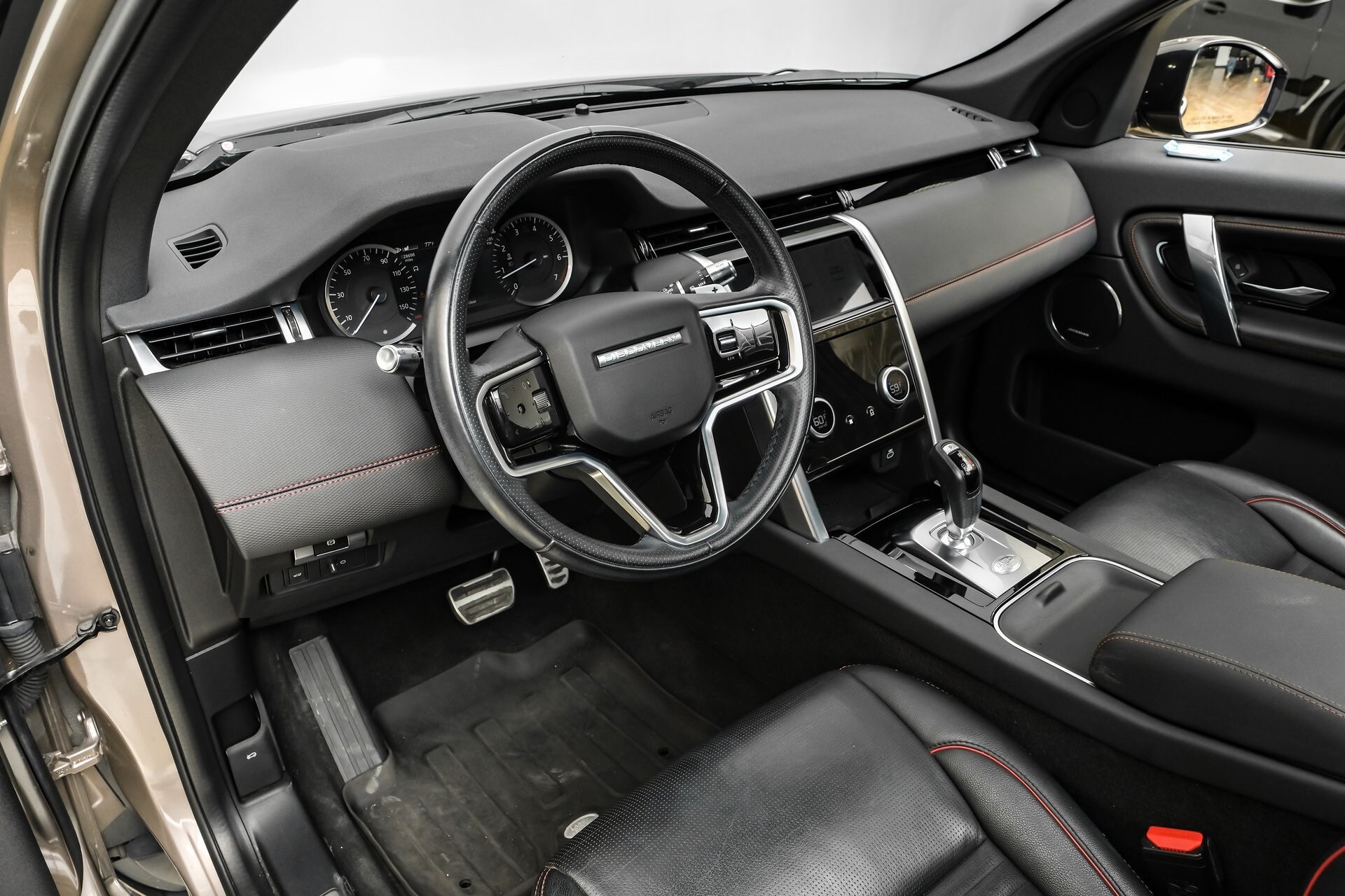 2022 Land Rover Discovery Sport S R-Dynamic photo 3