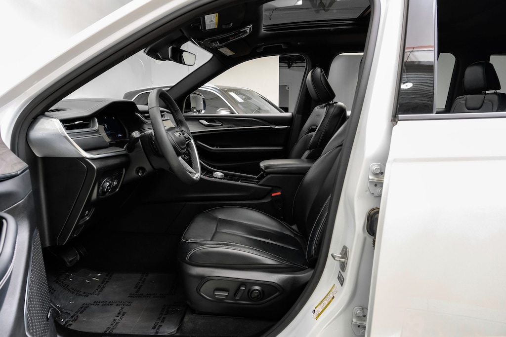 Used 2023 Jeep Grand Cherokee L Overland/20-inch 8x5 Inch Wheels/Ventilated Front Seats/Heated Second Row Seats/9 Amplified Speaker W Subwoofer SUV