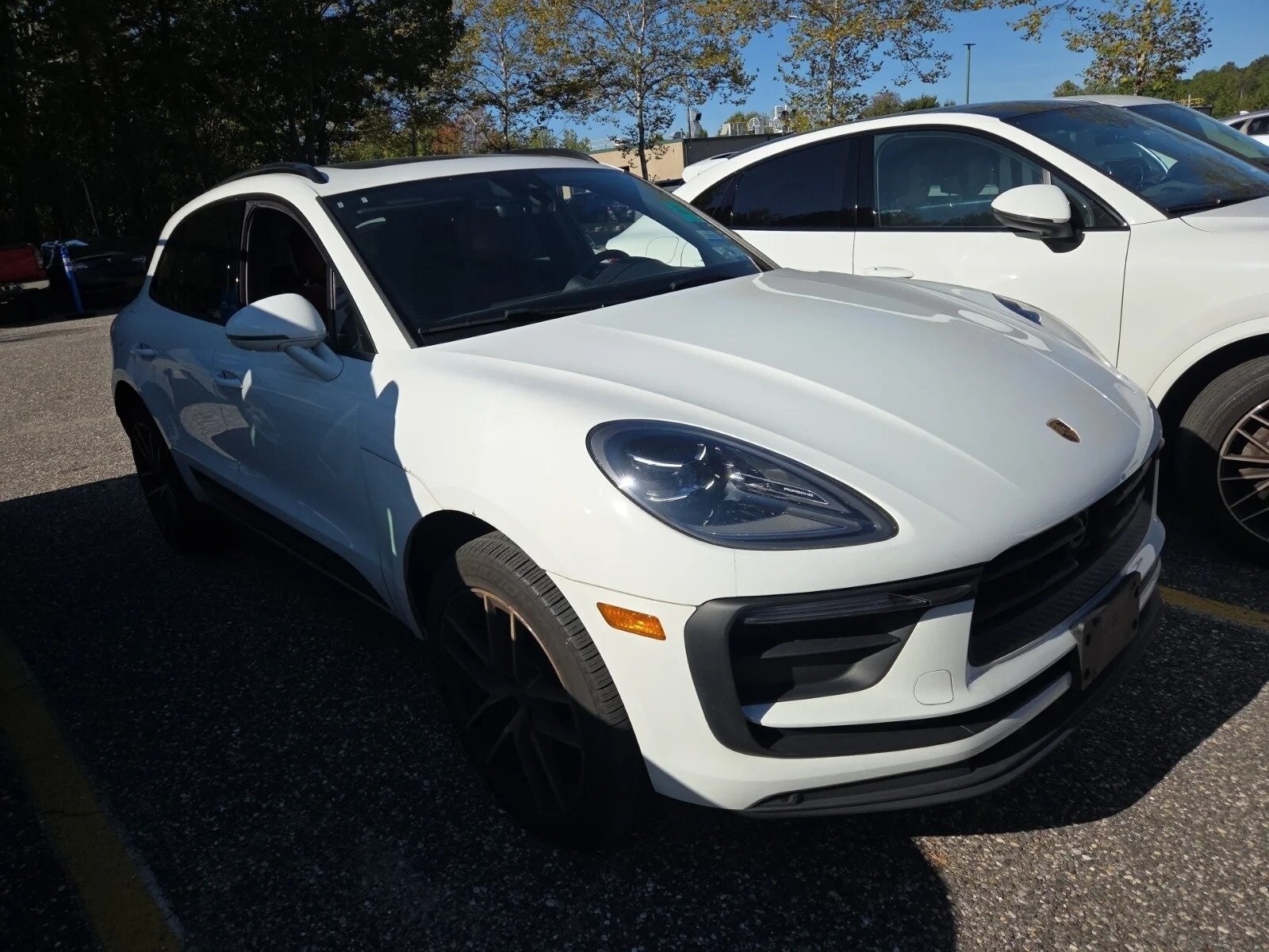 2023 Porsche Macan T photo 3