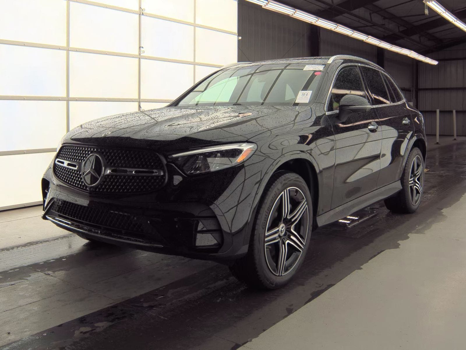 2026 Mercedes-Benz GLC GLC 300's photo