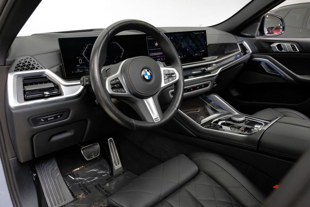 Used 2025 BMW X6 xDrive40i M Sport Package/Premium Package/Parking Assistance Package/Climate Comfort Package/20" M Star-spoke bi-color wheels SUV