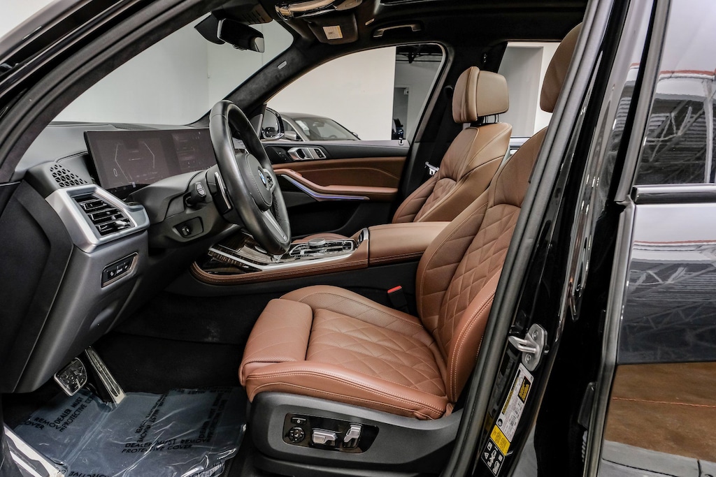 Used 2024 BMW X7 xDrive40i M Sport Package/Premium Package/Parking Assistance package/21x9.5 Double Spoke Bi Color Wheels SUV