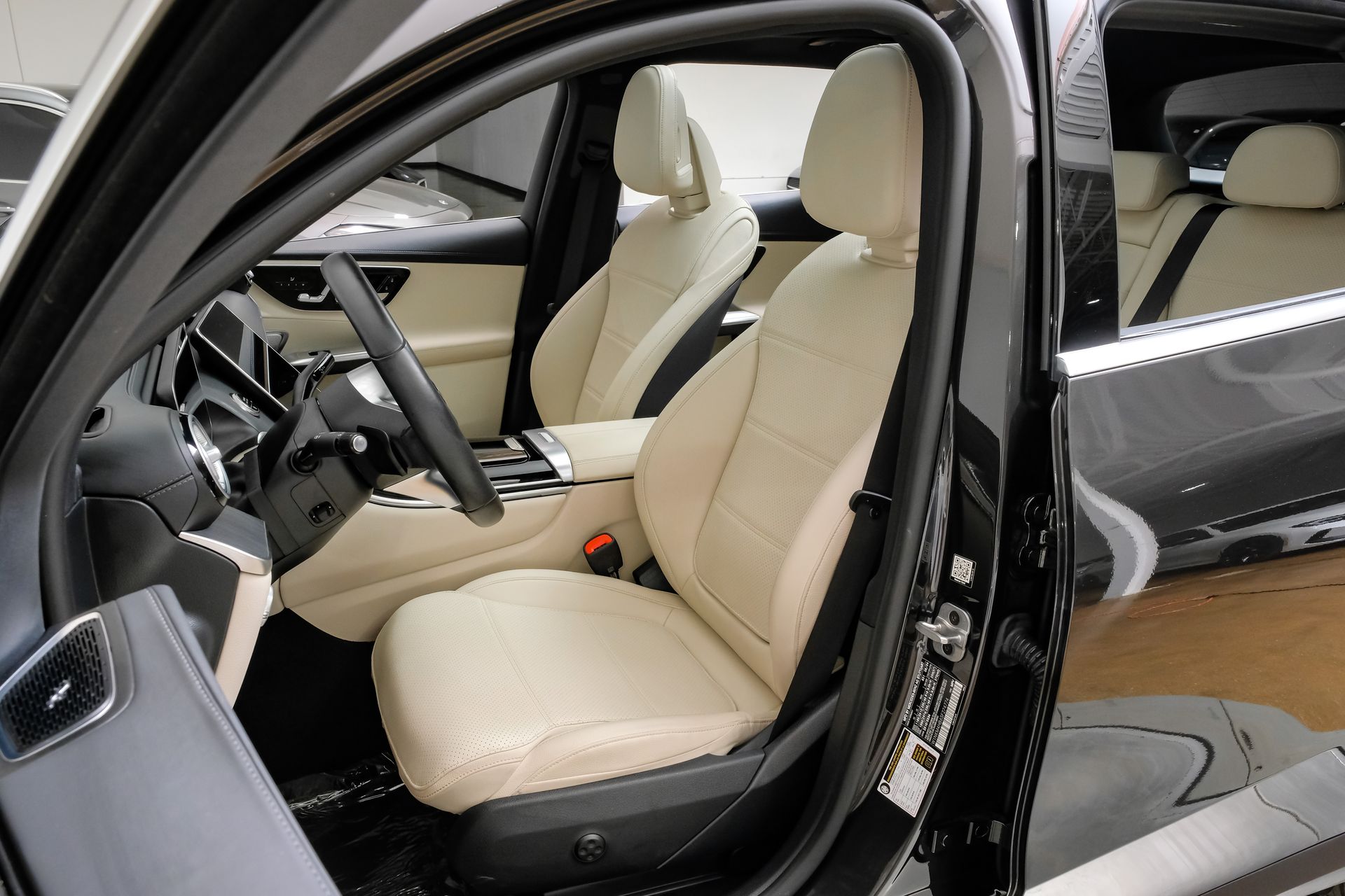 2025 Mercedes-Benz GLC Base - Photo 32