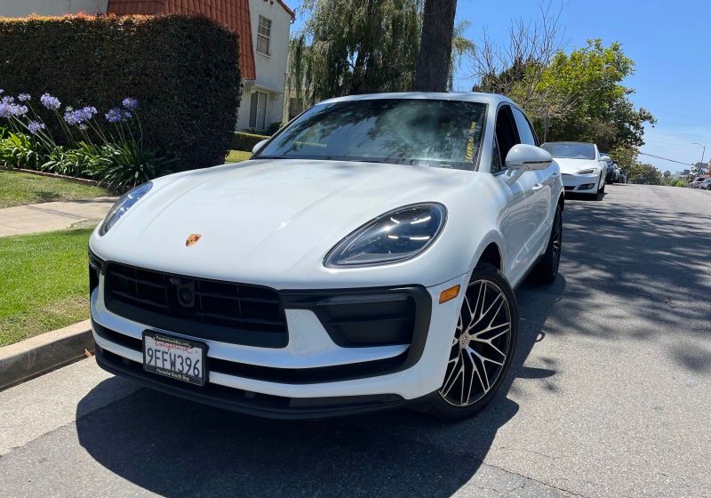 2023 Porsche Macan -'s photo