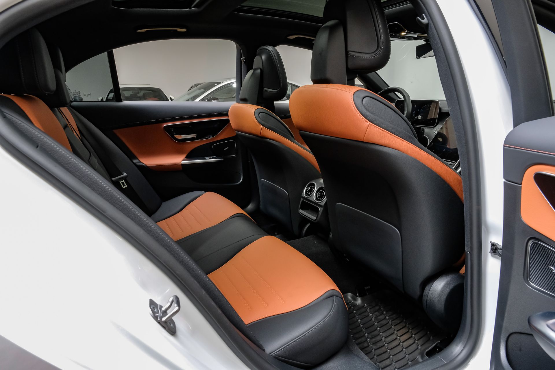 2025 Mercedes-Benz C-Class Sedan AMG C43 - Photo 35