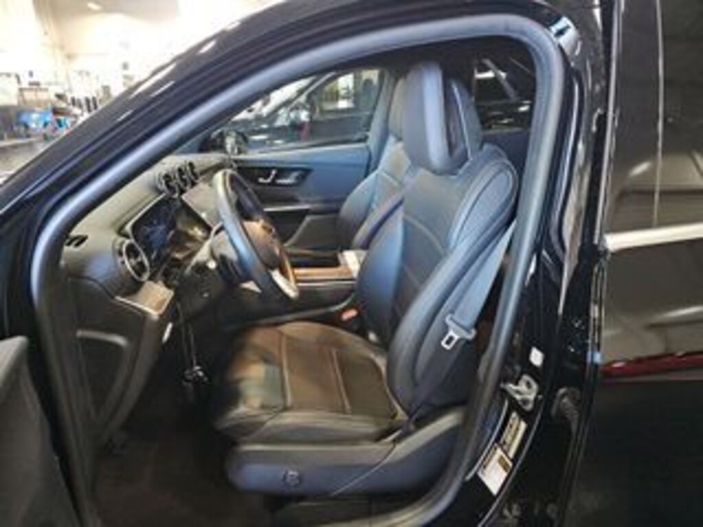 Used 2024 Mercedes-Benz GLC 300 Premium Package/Panorama Sunroof/18" 10-Spoke Wheels SUV