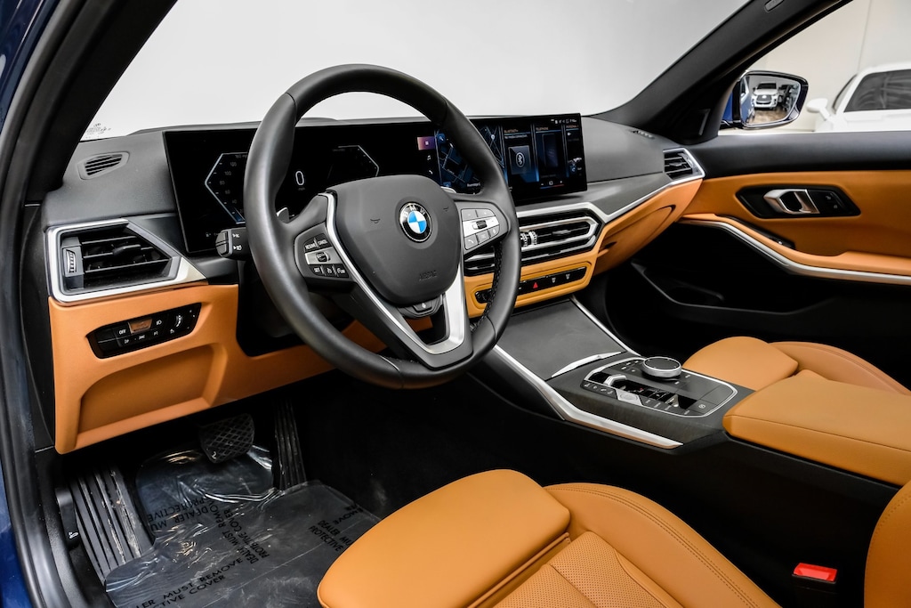 Used 2024 BMW 330i Premium Package/Parking & Driving Assistance Package/19" Individual Dual-Spoke Bico Sedan