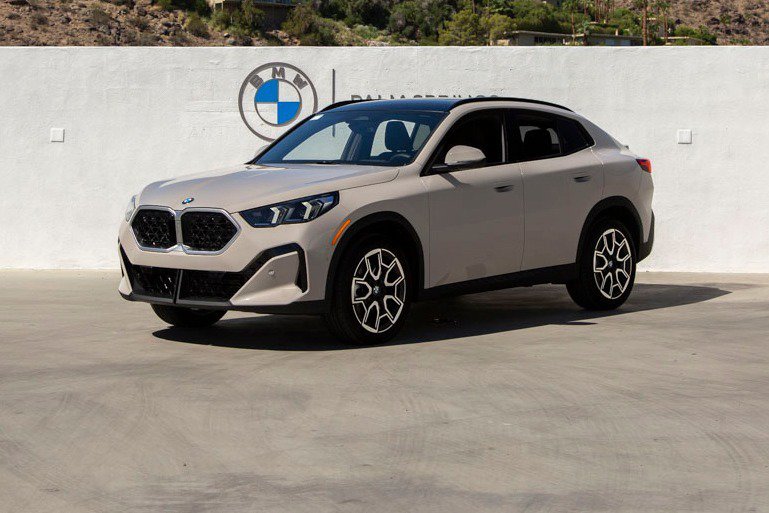 2026 BMW X2 28i