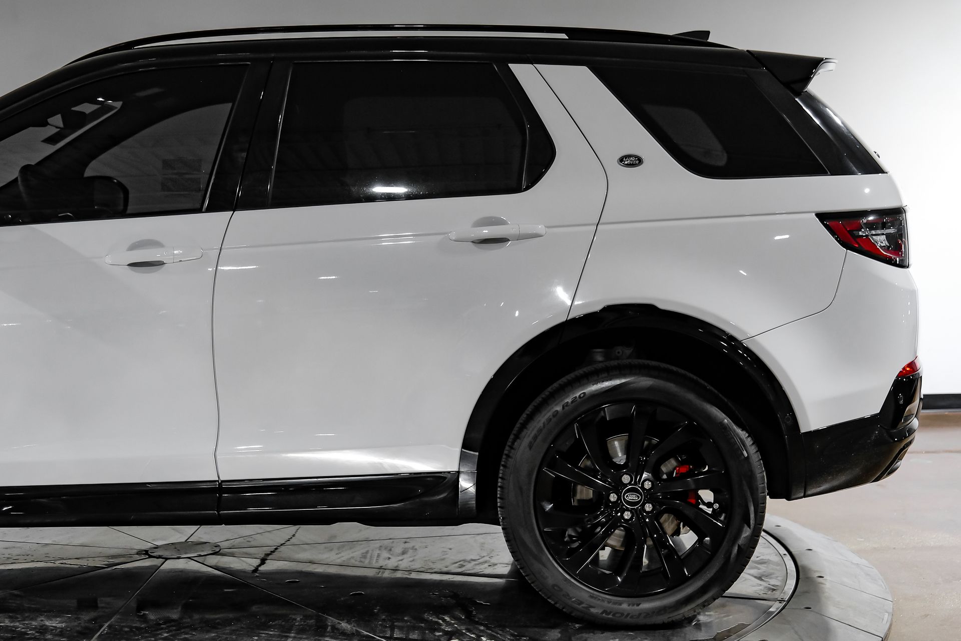 2024 Land Rover Discovery Sport Dynamic SE - Photo 17