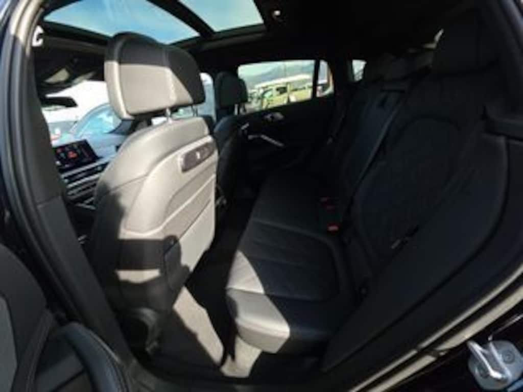 Used 2025 BMW X6 xDrive40i M Sport Package/ Premium Package/Parking Assistance Package/Climate Comfort Package/20" M Star-spoke bi-color wheels SUV