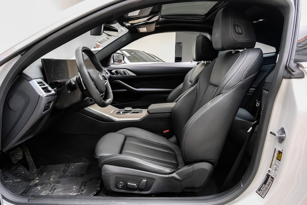 Used 2025 BMW 430i Premium Package/Heated front seats/18" V-Spoke Bicolor 780 Wheels Coupe