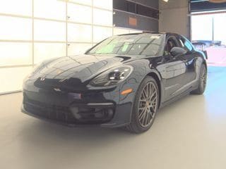2023 Porsche Panamera 4 Platinum Edition's photo