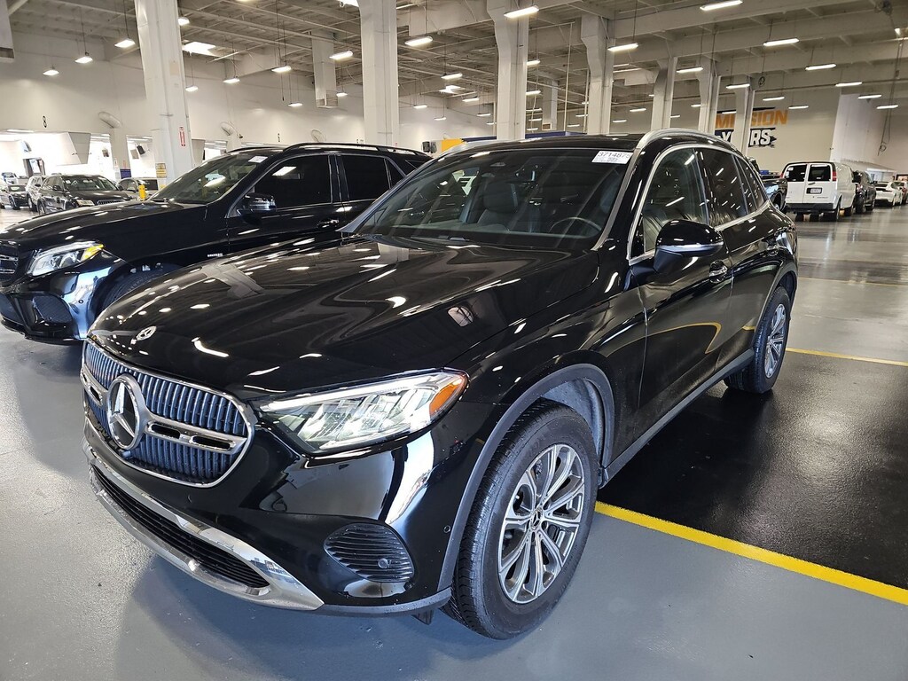 Used 2024 Mercedes-Benz GLC 300 Premium Package/Panorama Sunroof/18" 10-Spoke Wheels SUV