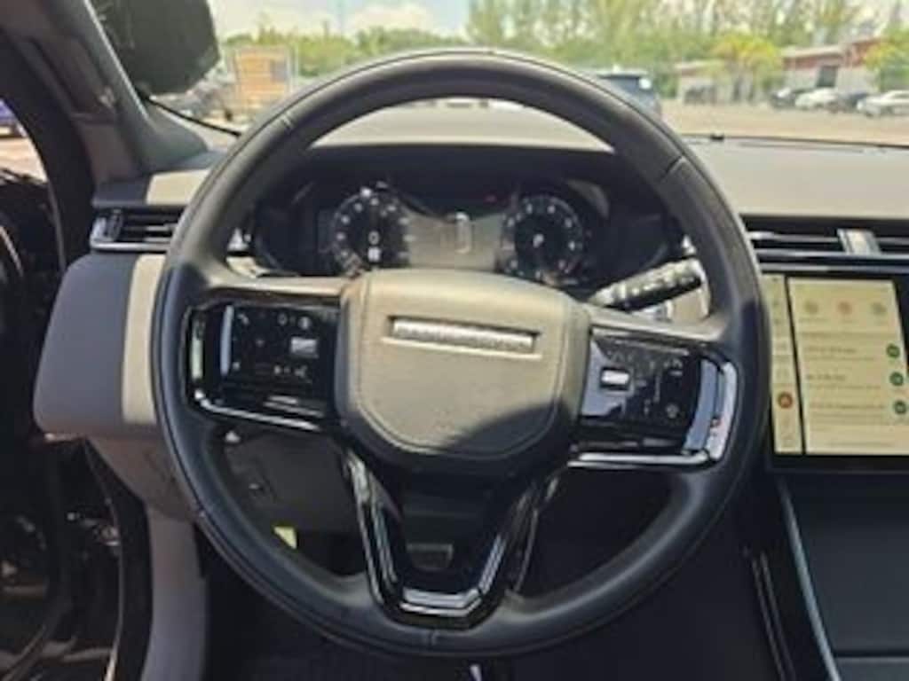 Used 2025 Land Rover Range Rover Velar P250 Dynamic SE/Black Exterior Pack/Heated and cooled front seats/Meridian 3D Surround Sound System/20" Style 1089, 10 spoke, Gloss Black SUV
