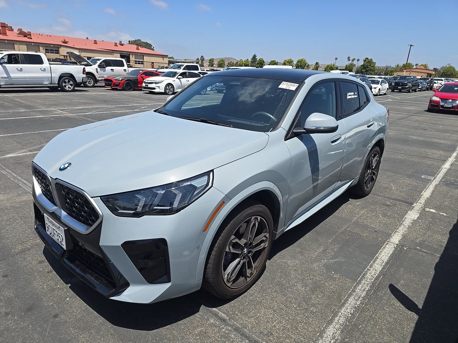 2025 BMW X2's photo