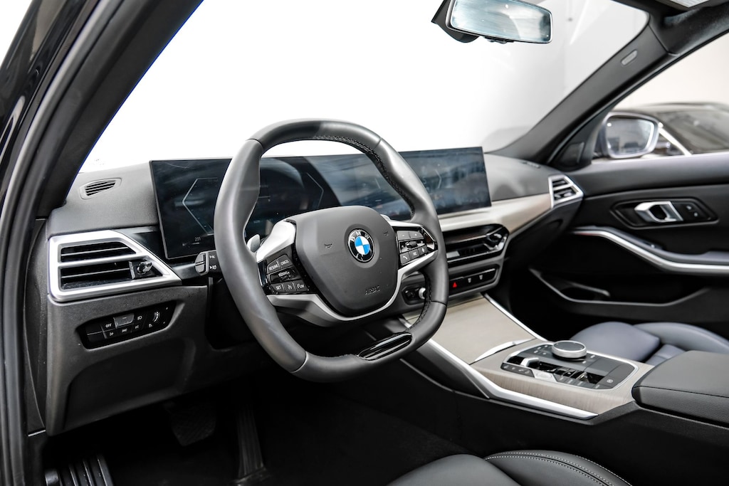 Used 2025 BMW 330i Convenience Package/Parking Assistance Package/18" Dual-spoke Dark Grey 1039 Sedan