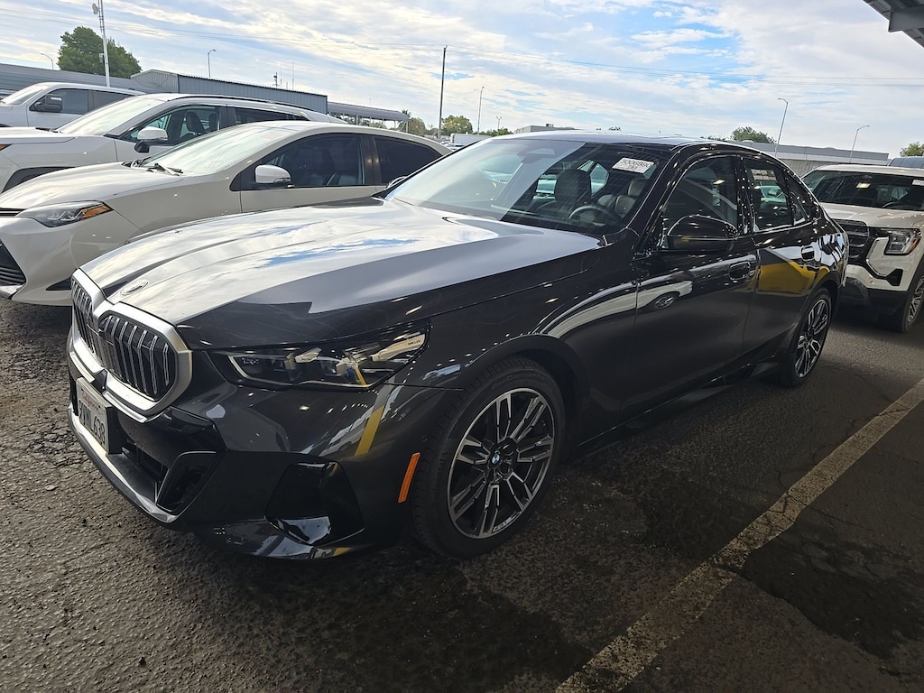 Used 2026 BMW 530i xDrive M Sport Package/PEspr Brown Perforated Veganzar/emium Package/19" M Dual-Spoke Bicolor Black Sedan