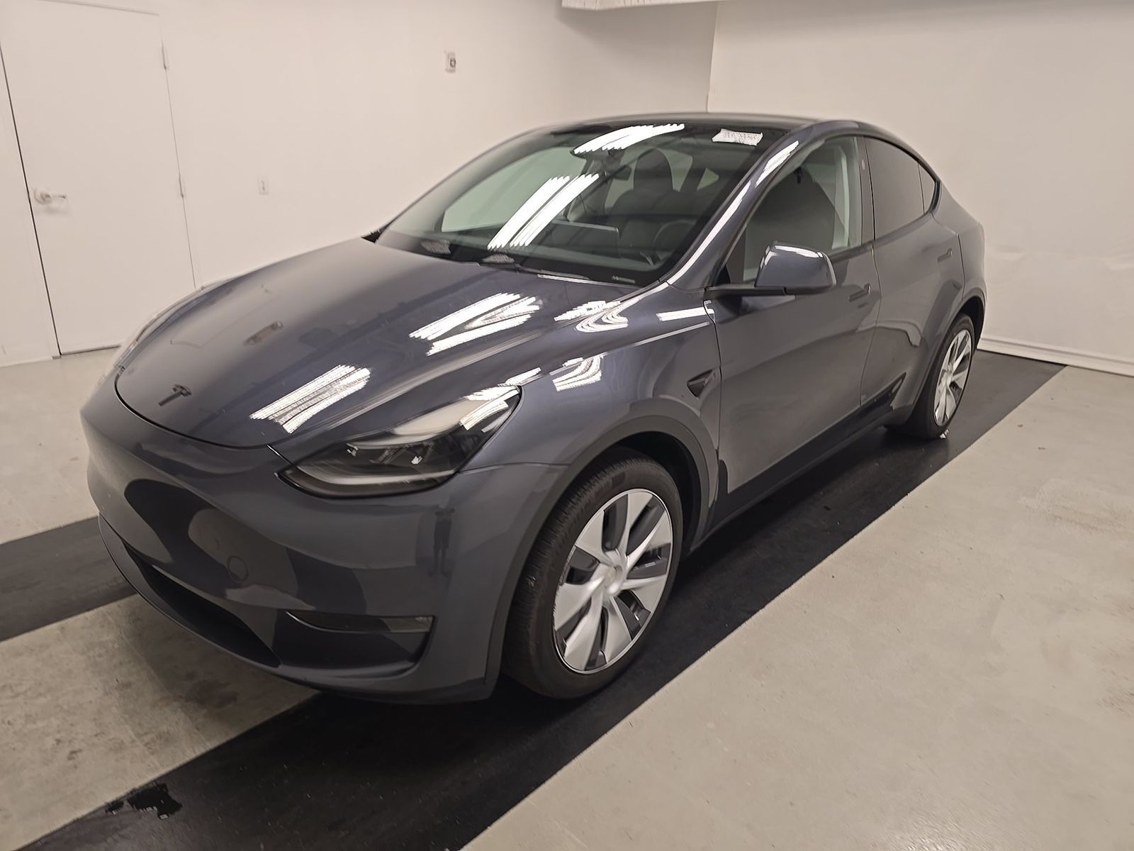 2023 Tesla Model Y Long Range Dual Motor All-Wheel Drive's photo