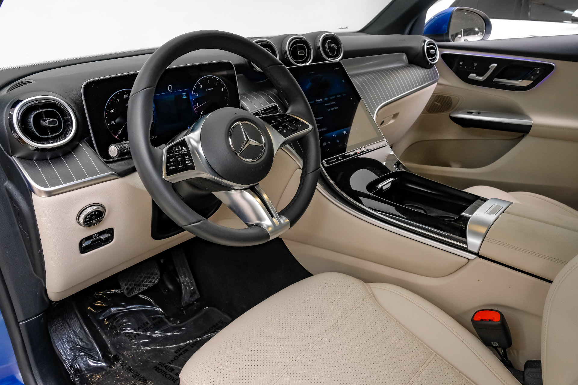 Used 2026 Mercedes-Benz GLC 300 AMG Line/Macchiato Beige/Winter Package/Ventilated Front Seats/Panorama Sunroof SUV