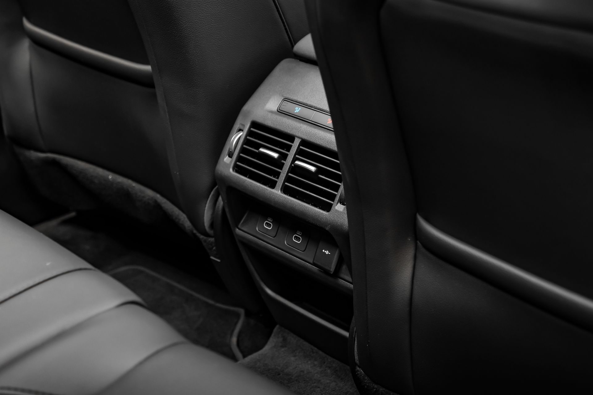 2024 Land Rover Discovery Sport Dynamic SE - Photo 47