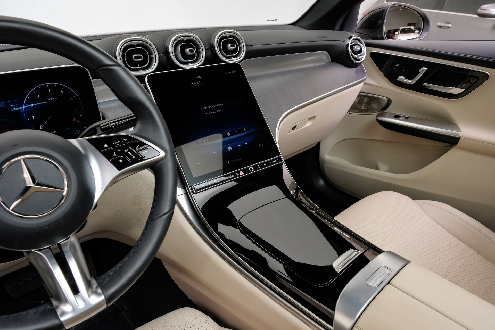 2025 Mercedes-Benz GLC Base - Photo 27