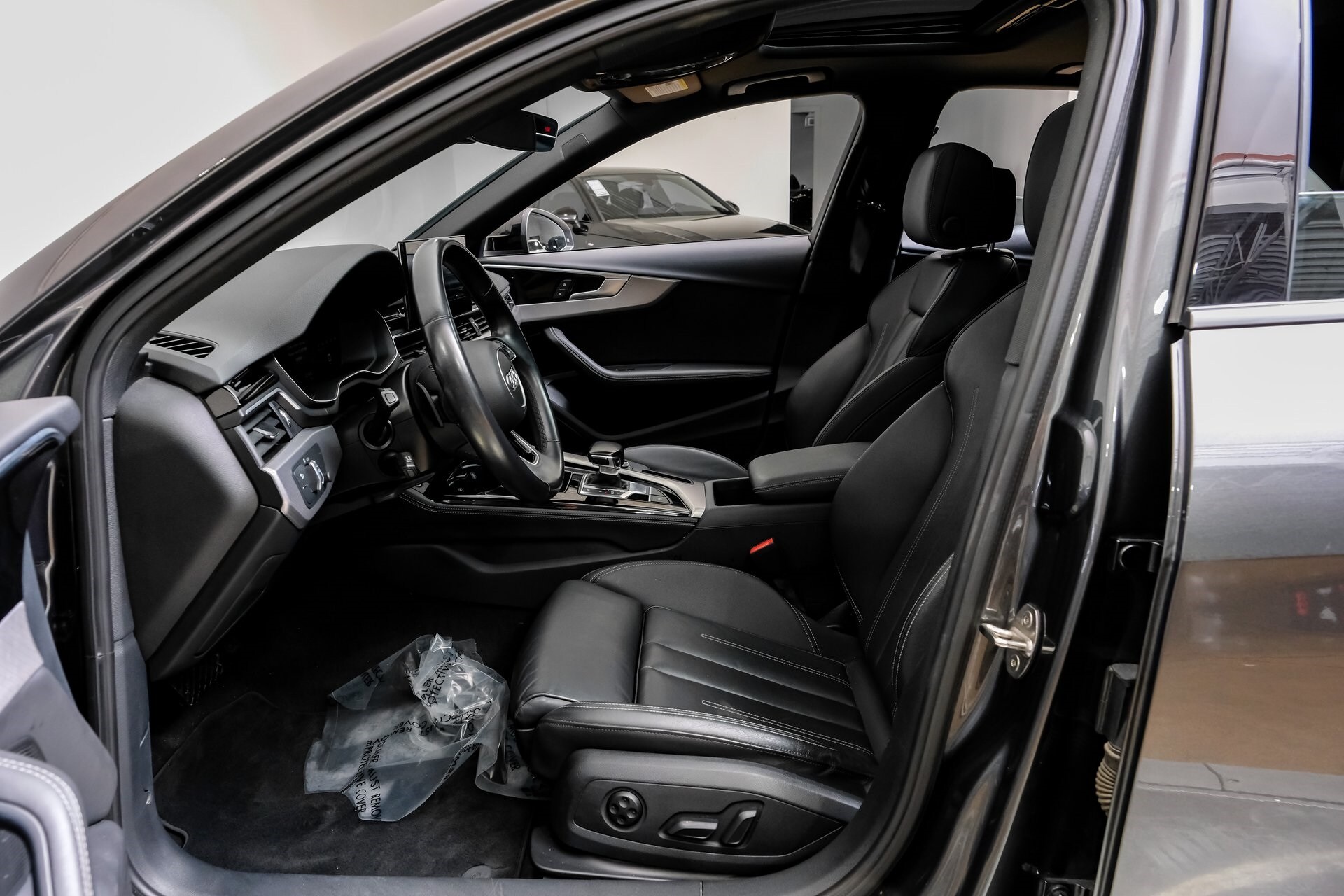 2022 Audi A4 45 S line Premium Plus photo 2