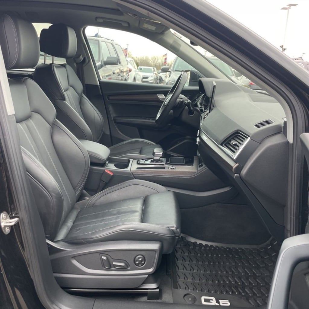 Used 2023 Audi Q5 45 S line Premium Plus Package/Navigation Package/Warm Weather Package/20'' 5 AM Design Package SUV