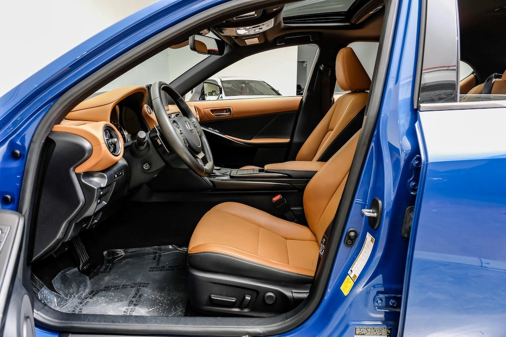 Used 2023 Lexus IS 300 Premium Package/Intuitive Parking Assist with Auto Braking/19" Alloy Wheels/Heated & Ventilated Front Sedan