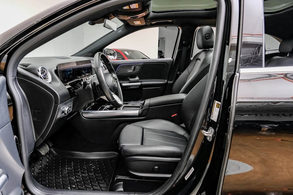 Used 2024 Mercedes-Benz GLA 250 Exclusive Package/MB Navigation/Panorama Sunroof SUV