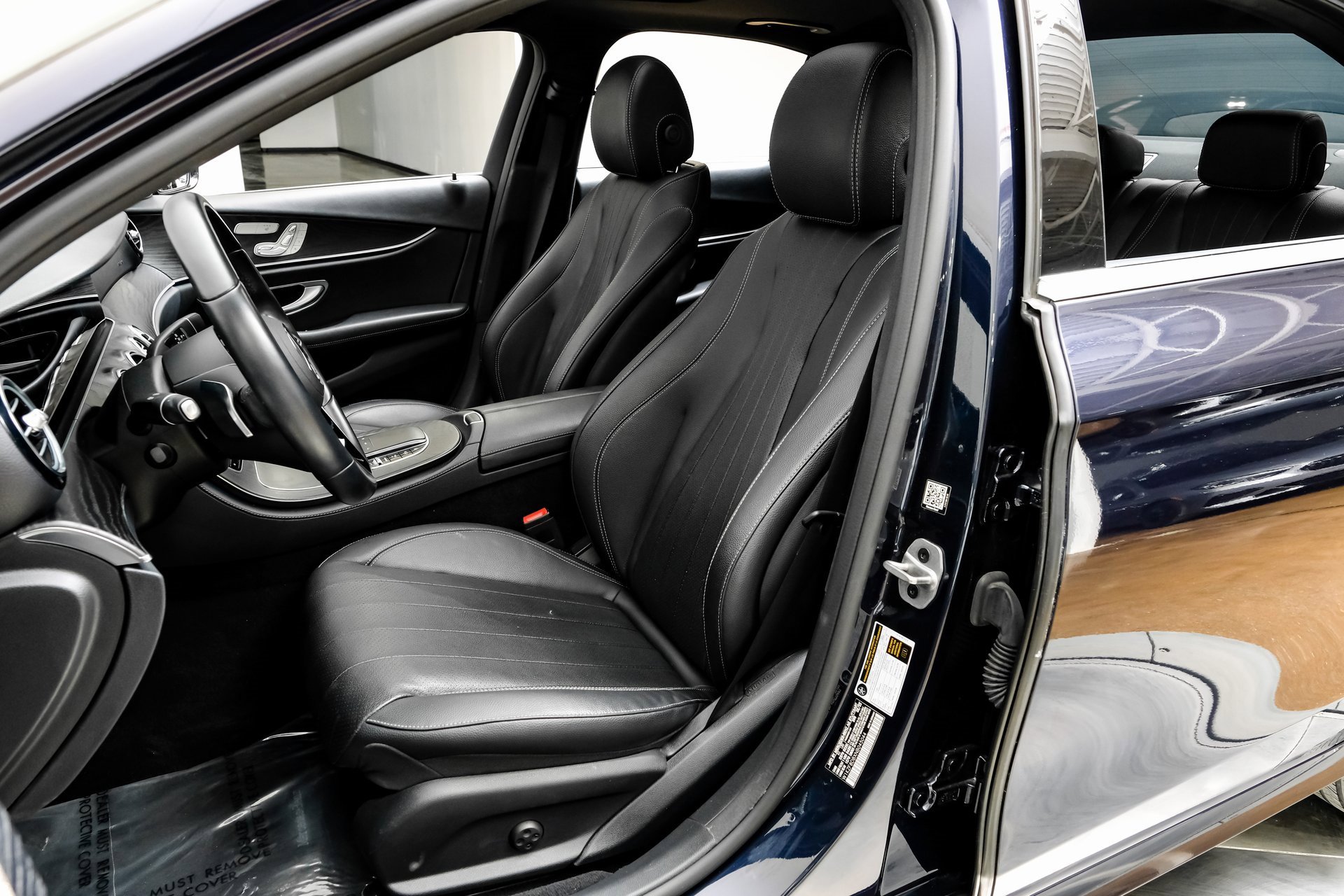 2022 Mercedes Benz E 400 photo 4