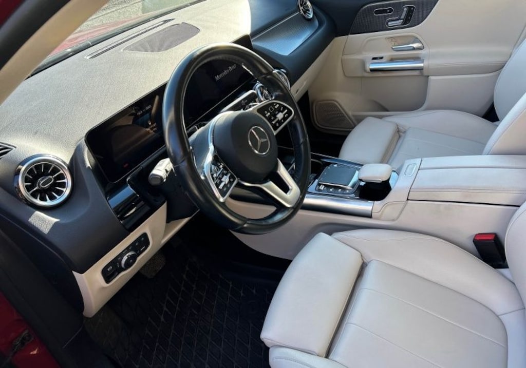 Used 2023 Mercedes-Benz GLA 250 4MATIC Premium Package/Multimedia Package/Parking Assistance Package/Panorama Sunroof/Multi-Color Ambient Lighting SUV