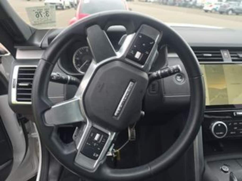 Used 2023 Land Rover Discovery P300 S R-Dynamic/Meridian Sound System (400W)/20" 5-Split Spoke in Satin Dark Grey SUV