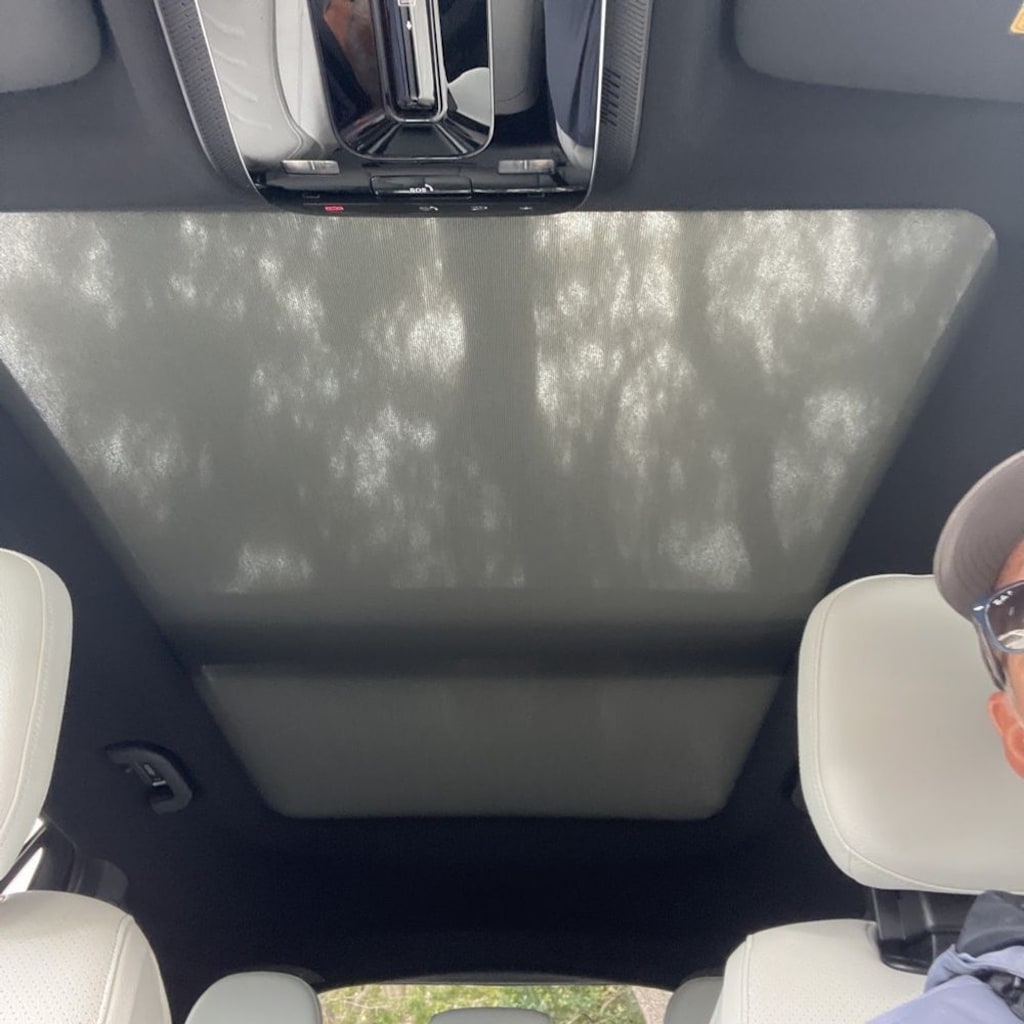 Used 2024 Mercedes-Benz GLC 300 AMG Line Package/ Exclusive Line/Night Package/20" AMG 5-Spoke Wheels w/ Black Accents SUV